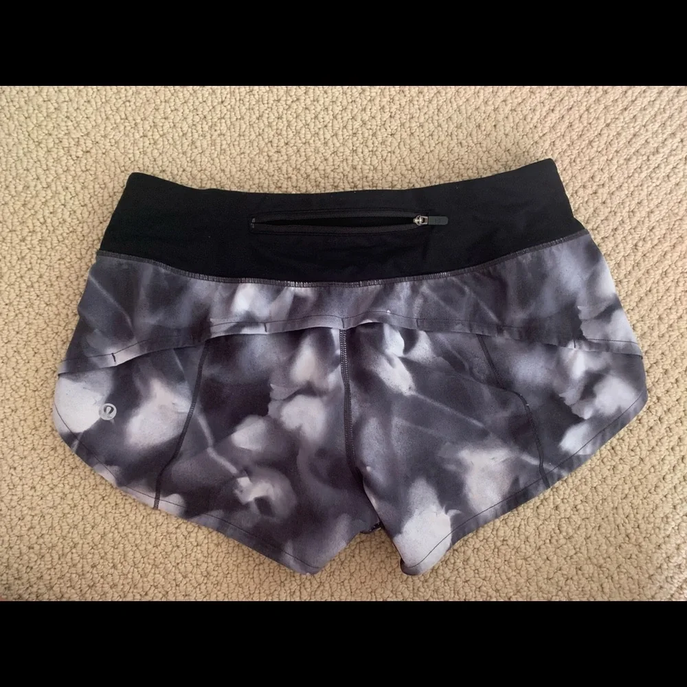 lululemon speed up short. - Picture 2 of 3